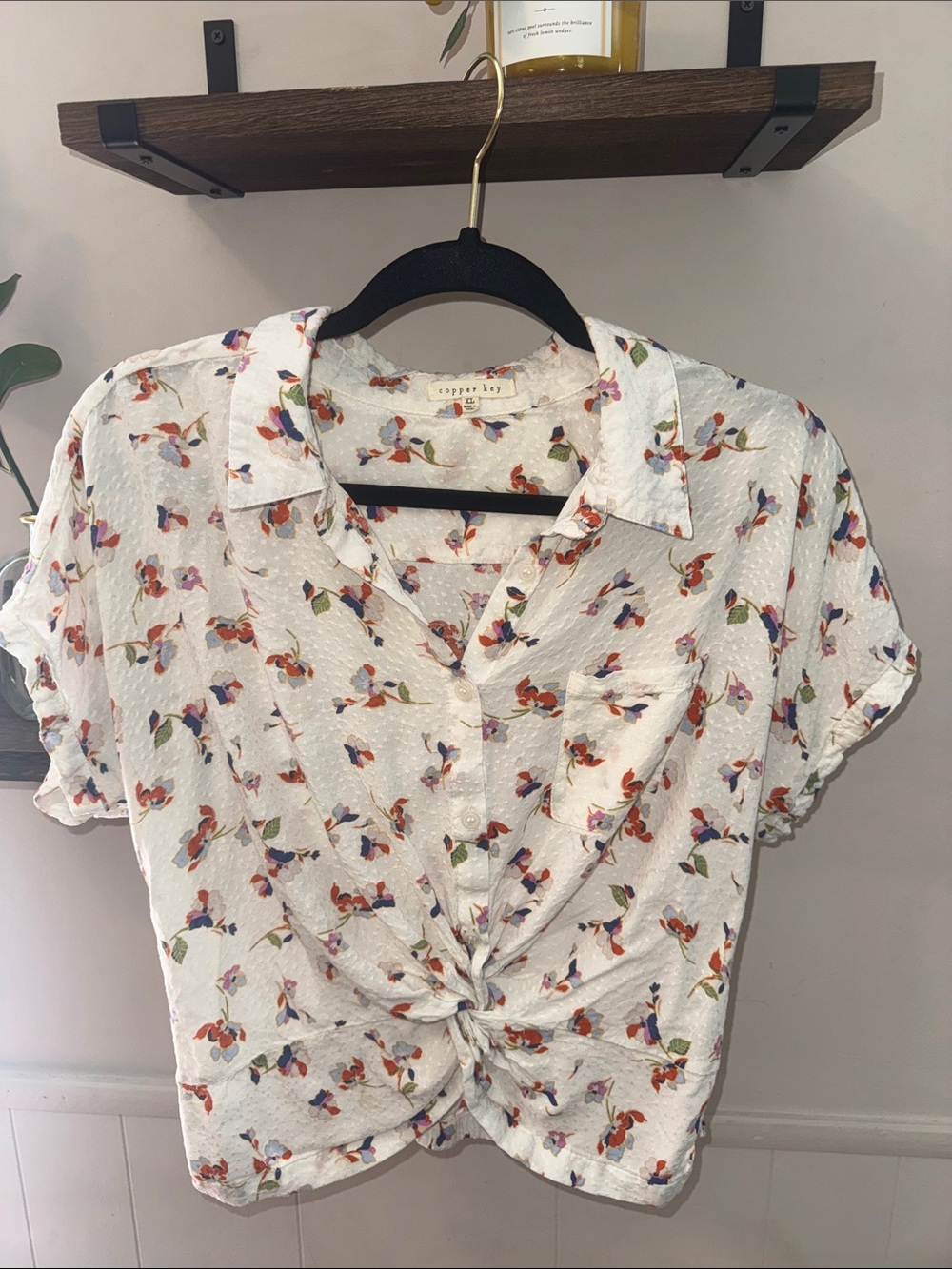 Copper Key White Button-Front Tie Shirt with Red & Green Floral Print